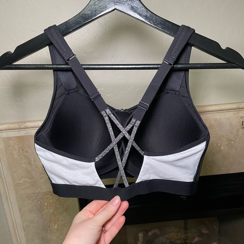 NWOT Victoria's Secret Black and White Sparkly Sports Bra with Racerback